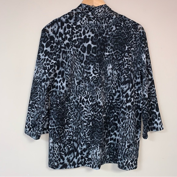 🆕 Leopard Shirt Women’s XXL 20 Animal Cheetah Print Top Blouse Flowy Loose Fit - Picture 4 of 10